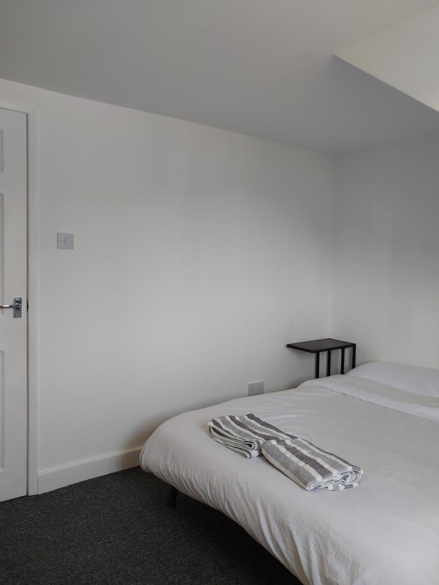 Joyful Room Рейнхем Экстерьер фото